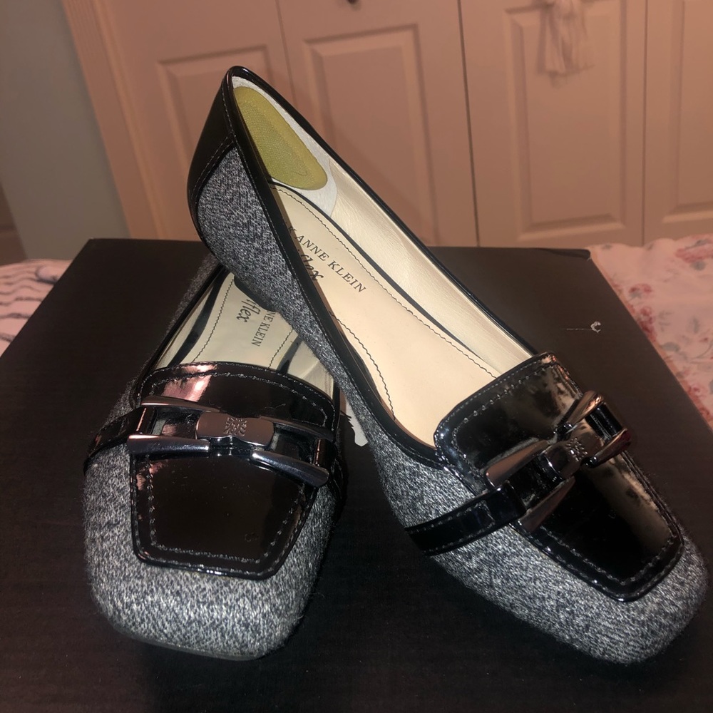 Ann Klein kitten heels. Lightly worn!!